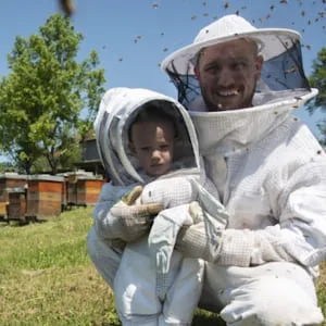 Mateo kupac pčelarske opreme iz Zagreba